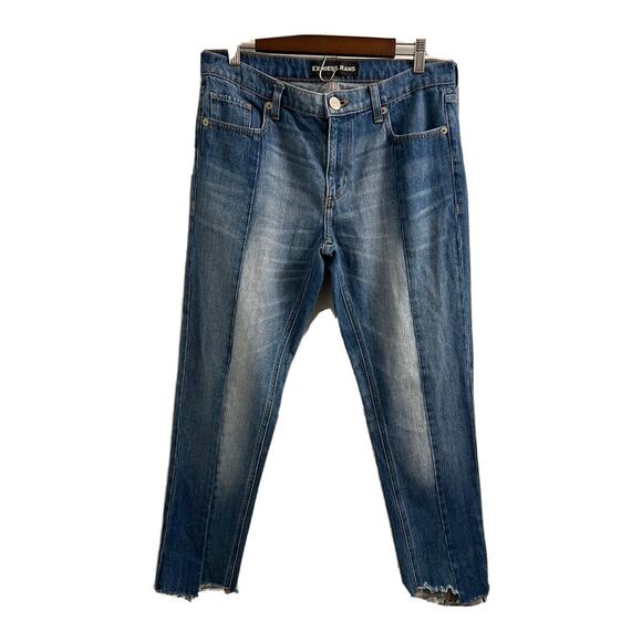 EXPRESS Mid Rise Raw Hem Pieced Original Girlfriend Crop Jeans sz 8 Reg - Picture 3 of 8